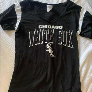 women’s white sox shirt